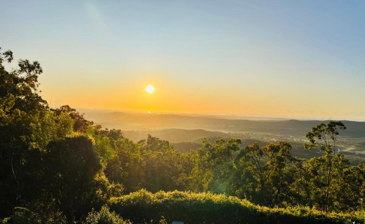 The Hillside Retreat Hotel Mount Tamborine Bagian luar foto